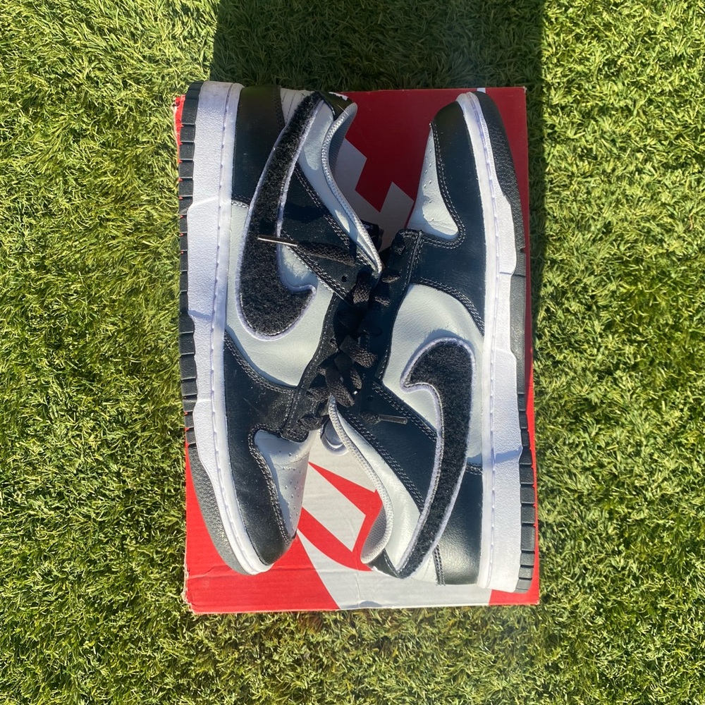 Nike Dunk Low Chenille Swoosh Men’s size 9.5